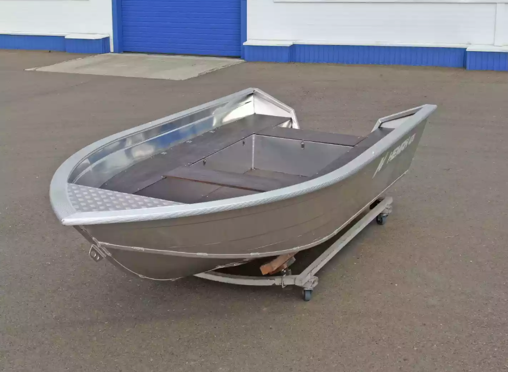 Алюминиевая лодка  Неман-420 в Боровичах