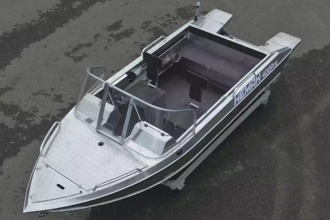 Алюминиевая лодка Neman-400 PRO в Боровичах Алюминиевая лодка Neman-400 PRO в Боровичах