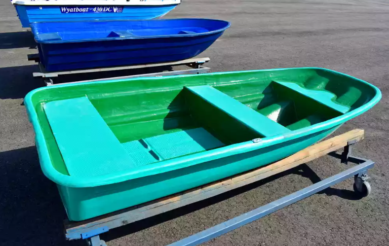 Стеклопластиковая лодка Старт (тримаран) в Боровичах