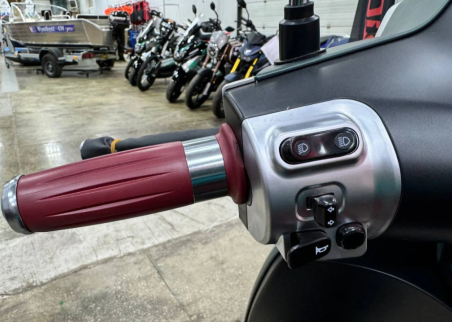 Скутер PROMAX Miami 240 (49) в Боровичах