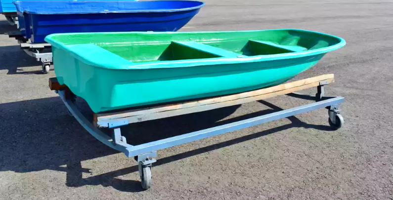 Стеклопластиковая лодка Старт (тримаран) в Боровичах