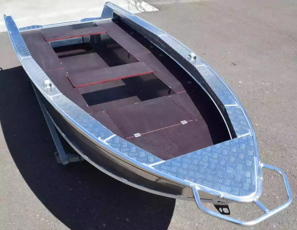 Алюминиевая лодка Wyatboat-390РМ в Боровичах Алюминиевая лодка Wyatboat-390РМ в Боровичах