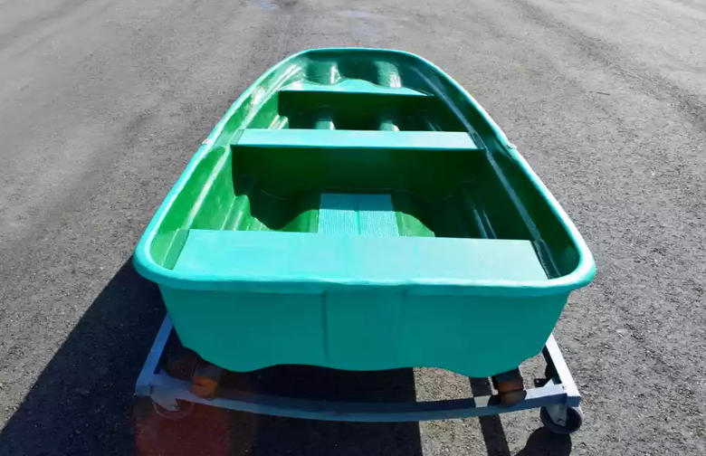 Стеклопластиковая лодка Старт (тримаран) в Боровичах