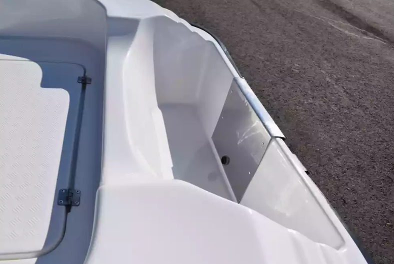 Стеклопластиковая лодка Пингвин (тримаран) в Боровичах