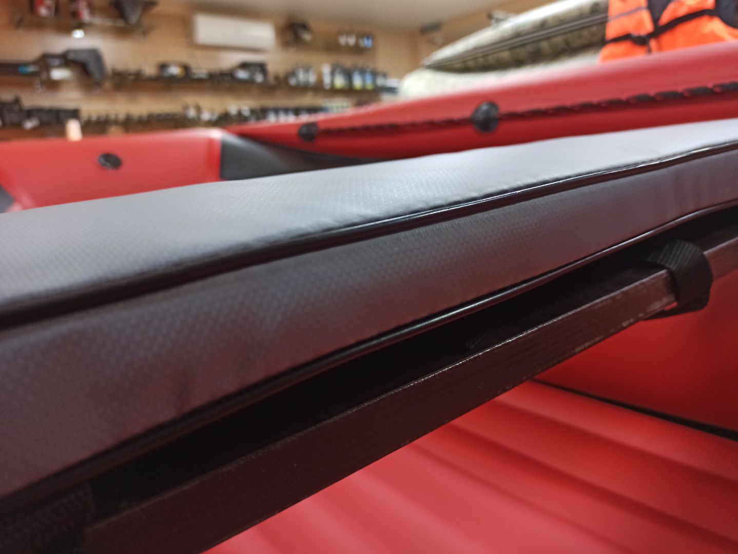 КОМПЛЕКТ МЯГКИХ НАКЛАДОК С СУМКОЙ ДЛЯ ЛОДОК 110Х20 СЕРЫЙ в Боровичах