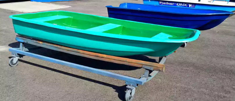 Стеклопластиковая лодка Старт (тримаран) в Боровичах