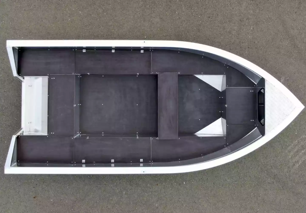 Алюминиевая лодка  Неман-420 в Боровичах