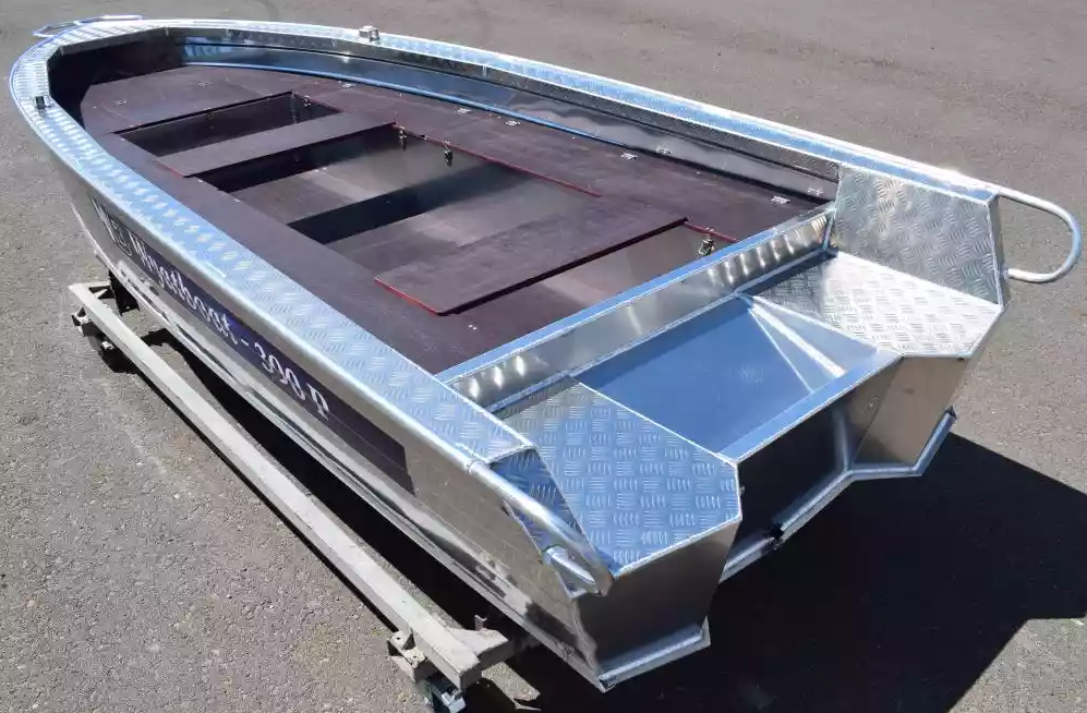 Алюминиевая лодка Wyatboat-390РМ в Боровичах Алюминиевая лодка Wyatboat-390РМ в Боровичах