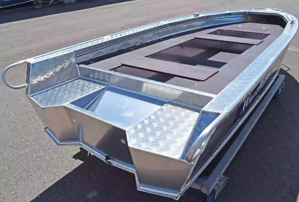 Алюминиевая лодка Wyatboat-390РМ в Боровичах Алюминиевая лодка Wyatboat-390РМ в Боровичах