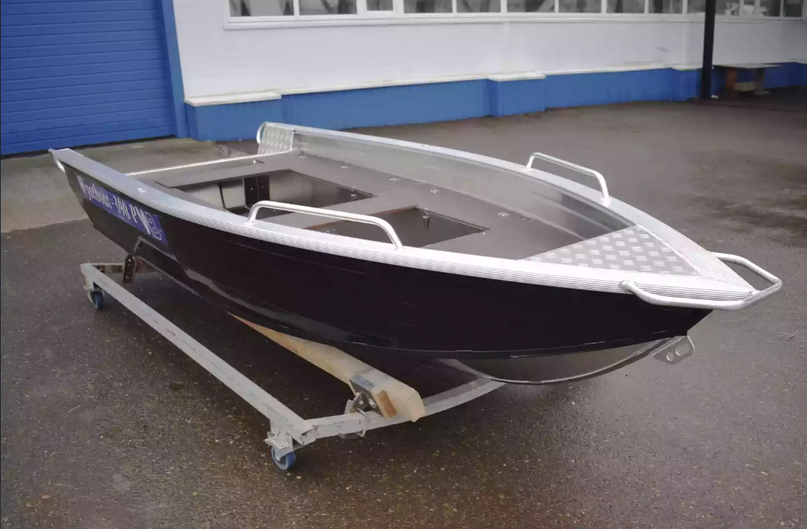 Алюминиевая лодка Wyatboat-390РМ в Боровичах Алюминиевая лодка Wyatboat-390РМ в Боровичах