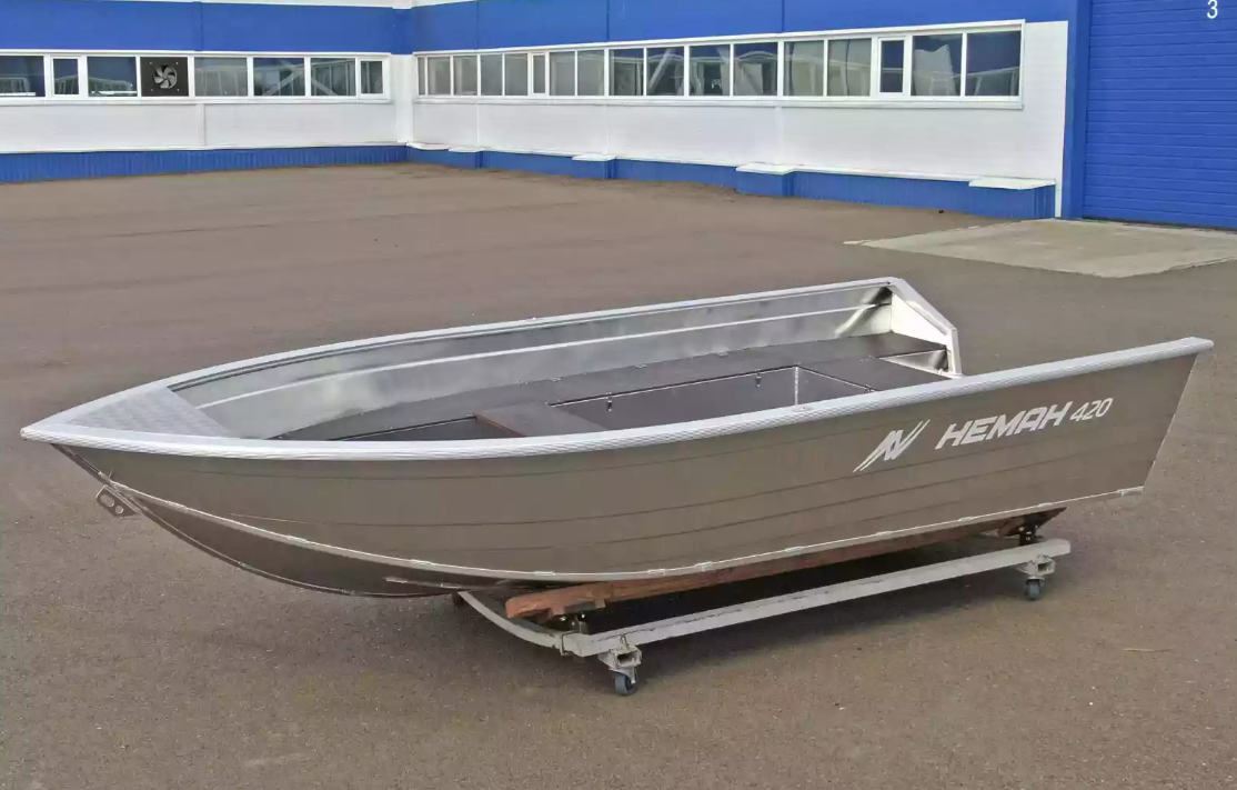 Алюминиевая лодка  Неман-420 в Боровичах