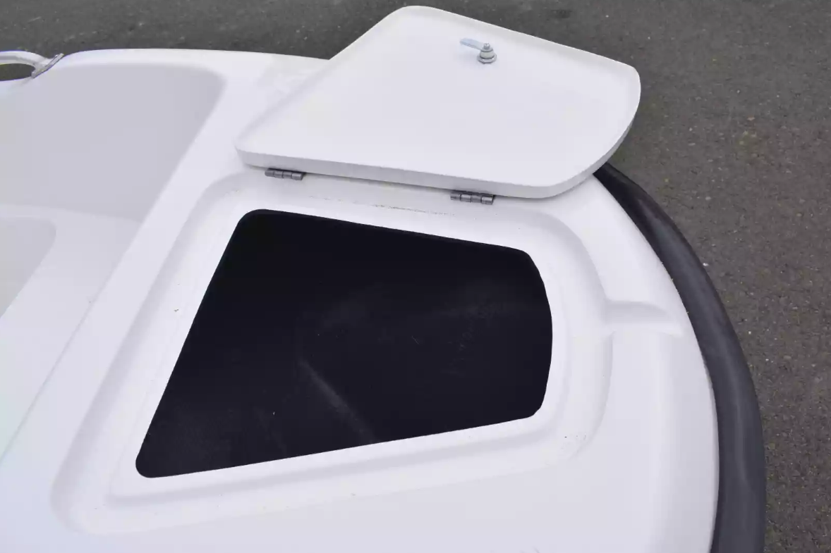 Стеклопластиковая лодка Пингвин New (тримаран) в Боровичах