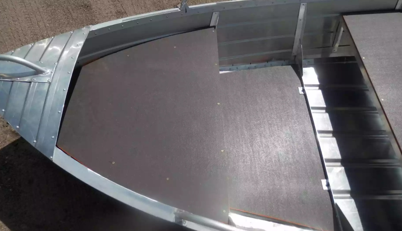 Алюминиевая лодка Вятка-Профи 32 в Боровичах