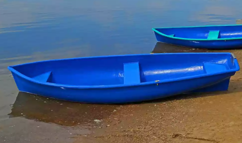 Стеклопластиковая лодка Омуль в Боровичах