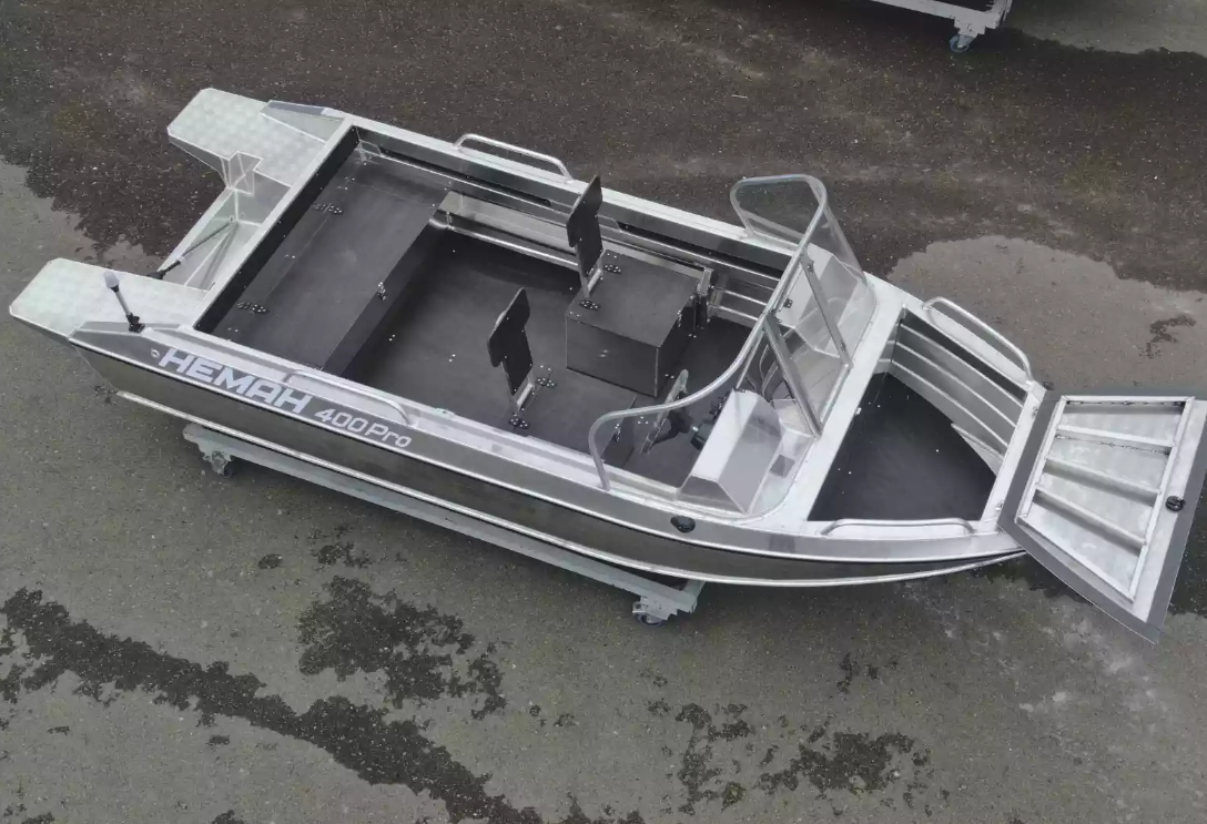 Алюминиевая лодка Neman-400 PRO в Боровичах Алюминиевая лодка Neman-400 PRO в Боровичах