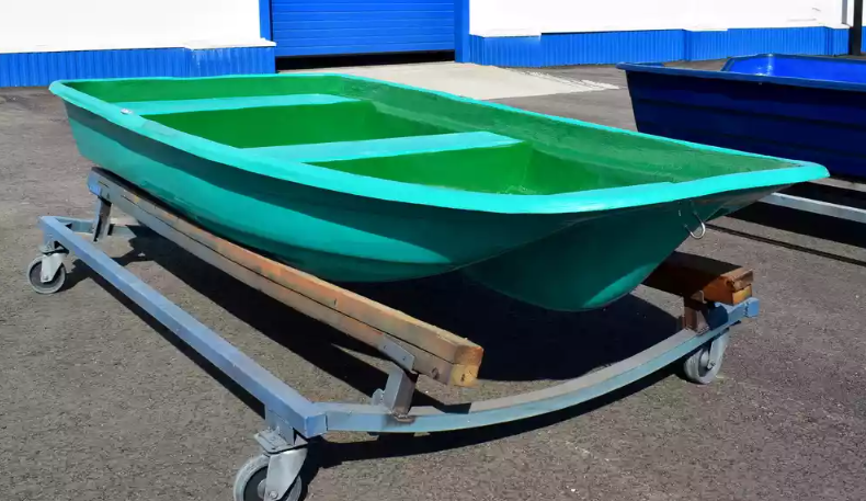 Стеклопластиковая лодка Старт (тримаран) в Боровичах