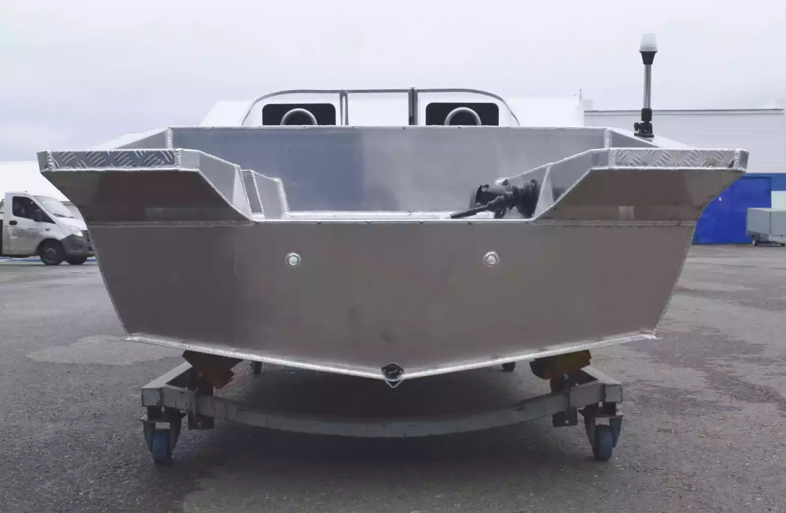 Алюминиевая лодка Neman-400 PRO в Боровичах Алюминиевая лодка Neman-400 PRO в Боровичах
