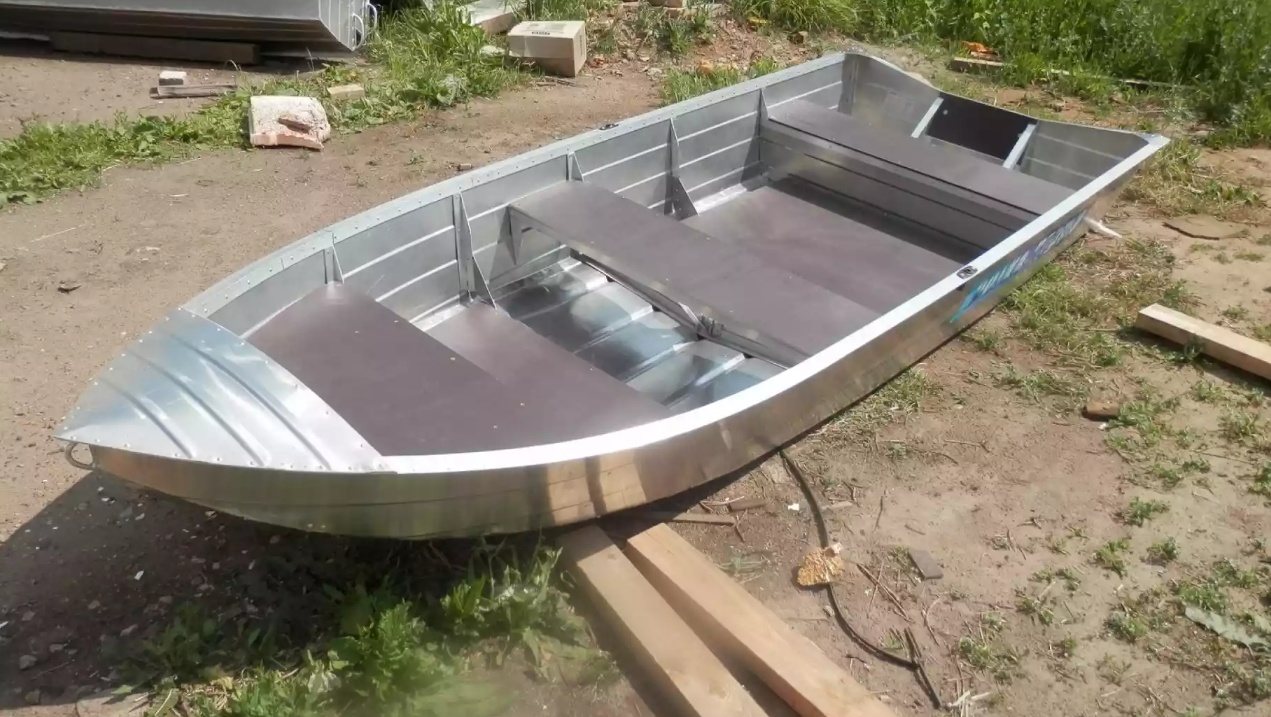 Алюминиевая лодка Вятка-Профи 32 в Боровичах