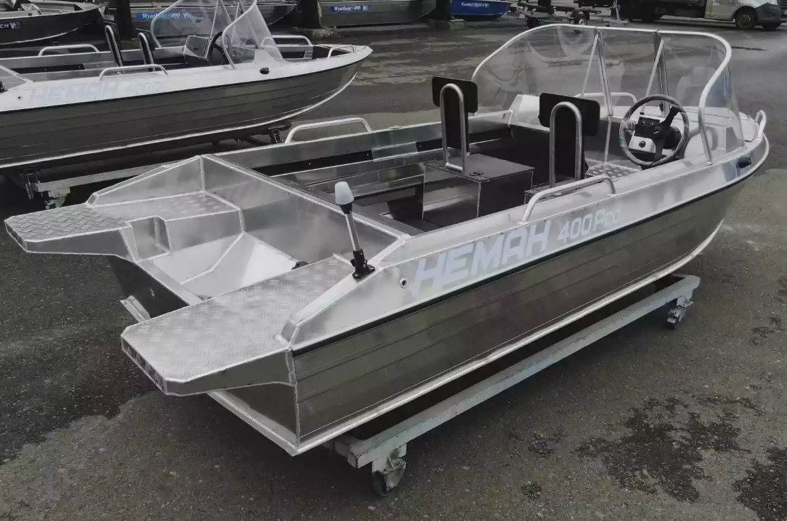 Алюминиевая лодка Neman-400 PRO в Боровичах Алюминиевая лодка Neman-400 PRO в Боровичах