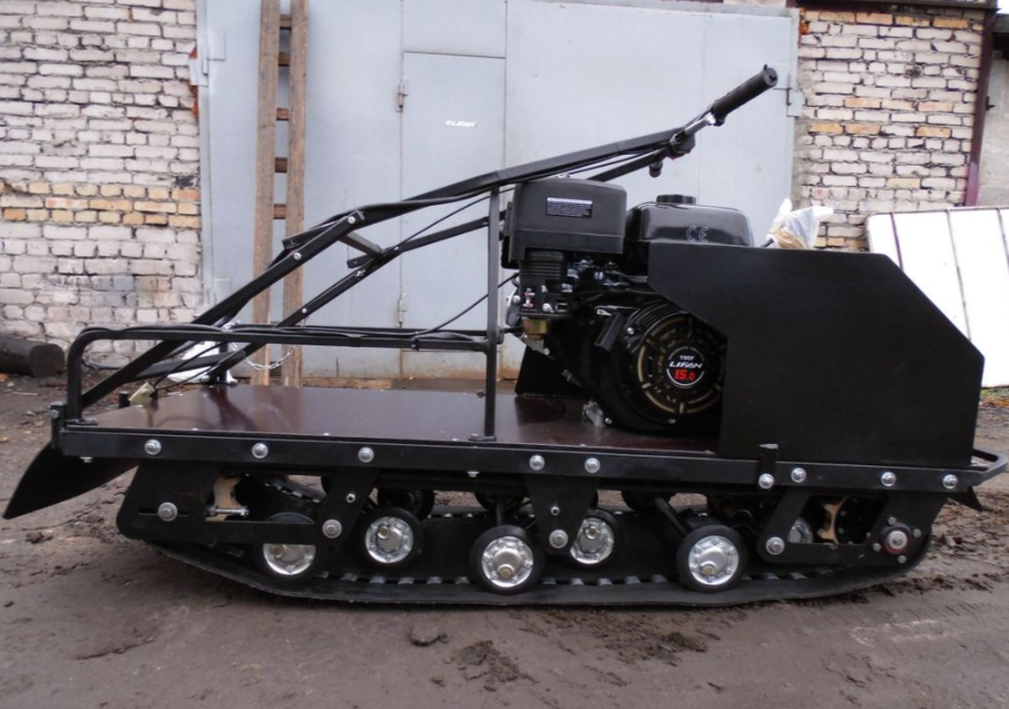 Мотобуксировщик AhtaR Зима 15 л/с с вариатором в Боровичах