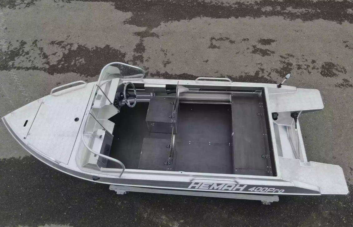 Алюминиевая лодка Neman-400 PRO в Боровичах Алюминиевая лодка Neman-400 PRO в Боровичах