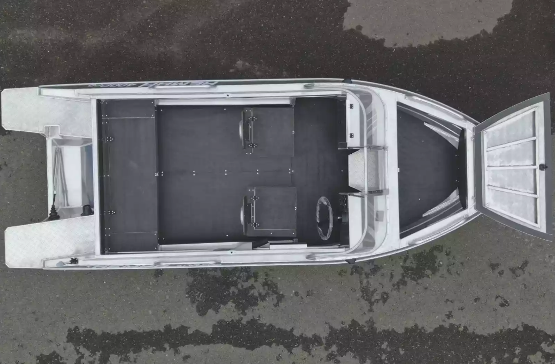 Алюминиевая лодка Neman-400 PRO в Боровичах Алюминиевая лодка Neman-400 PRO в Боровичах