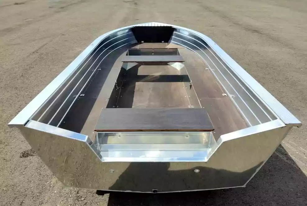 Алюминиевая лодка Неман-400 в Боровичах