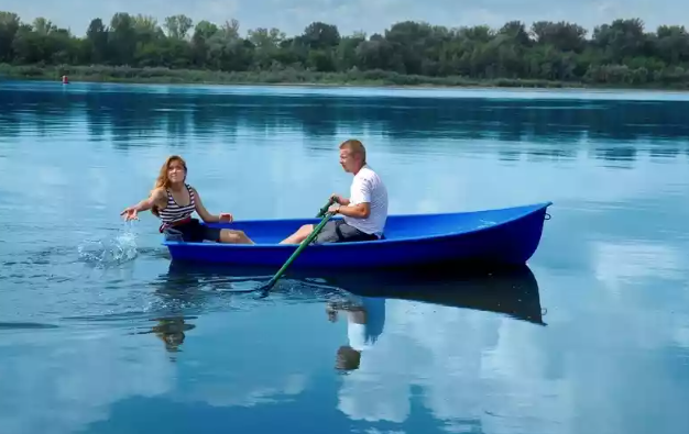 Стеклопластиковая лодка Дельфин в Боровичах