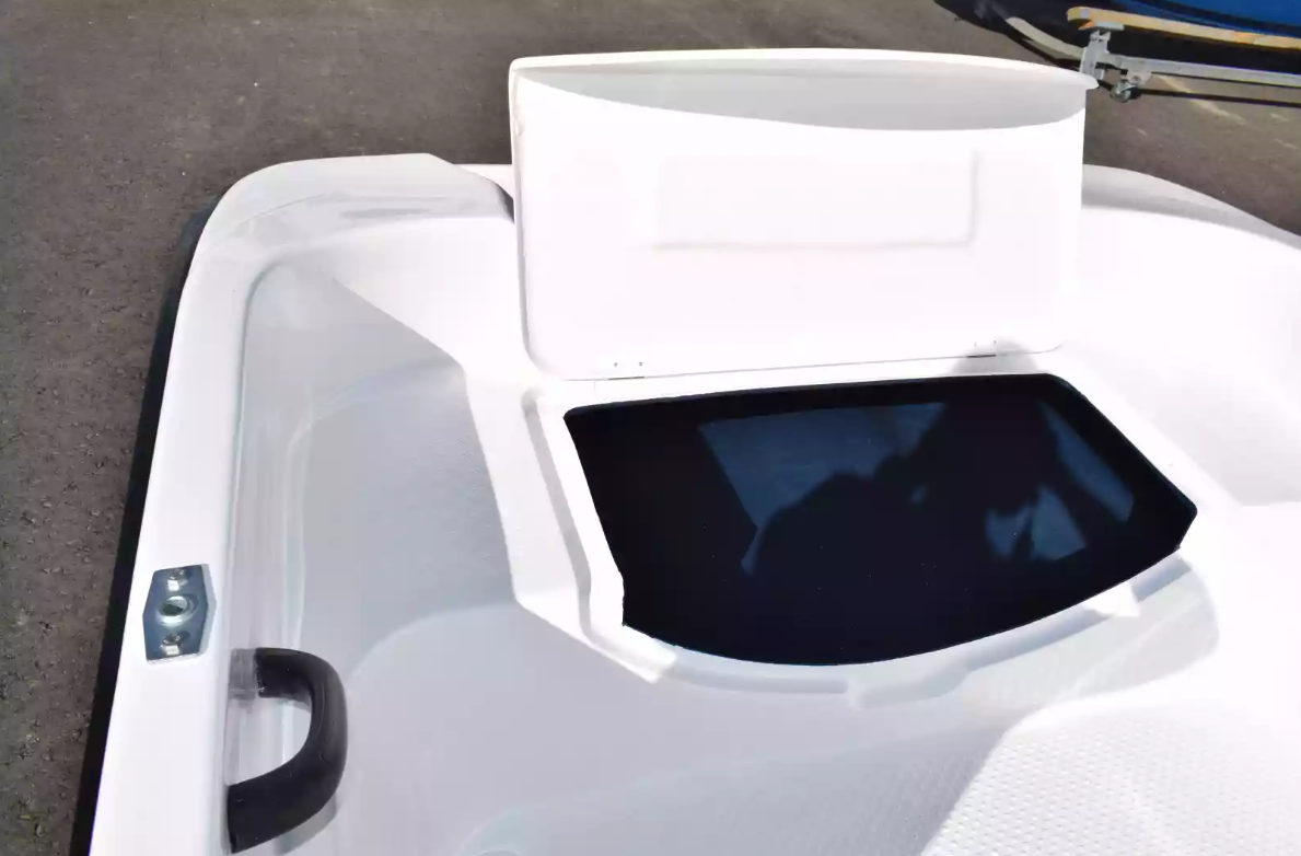 Стеклопластиковая лодка Пингвин (тримаран) в Боровичах