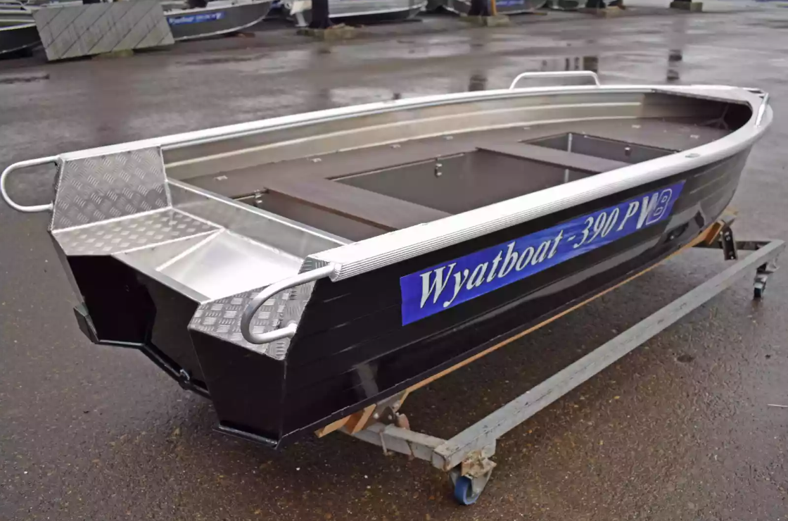Алюминиевая лодка Wyatboat-390РМ в Боровичах Алюминиевая лодка Wyatboat-390РМ в Боровичах