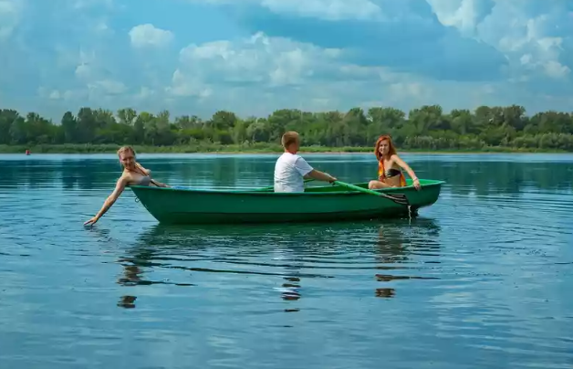 Стеклопластиковая Лодка Голавль в Боровичах