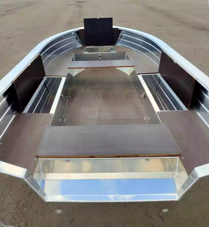 Алюминиевая лодка Неман-400 в Боровичах