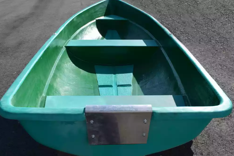 Стеклопластиковая Лодка Голавль в Боровичах