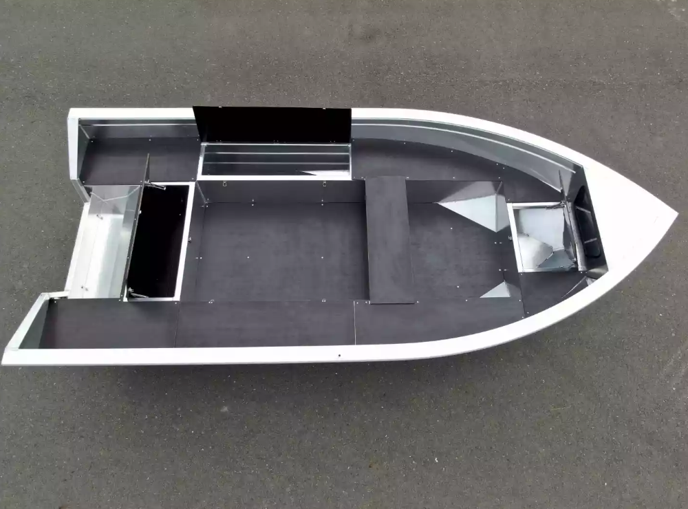 Алюминиевая лодка  Неман-420 в Боровичах