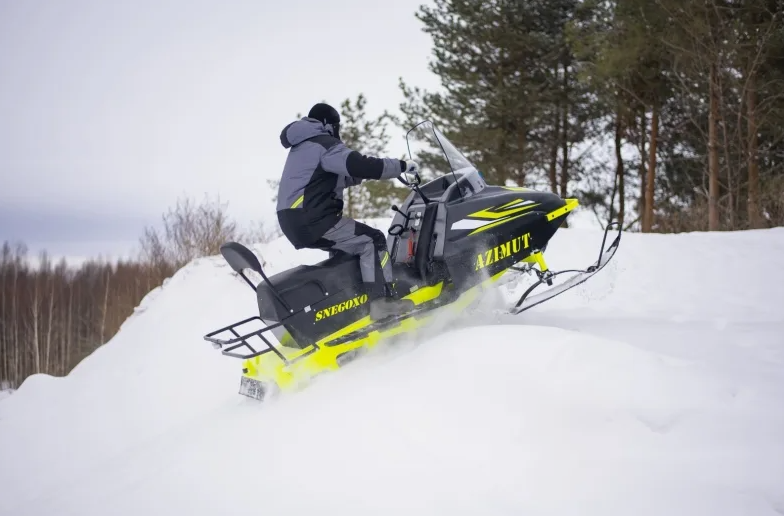 Миниснегоход Бурлак Азимут 20 л.с.  Б/У в Боровичах