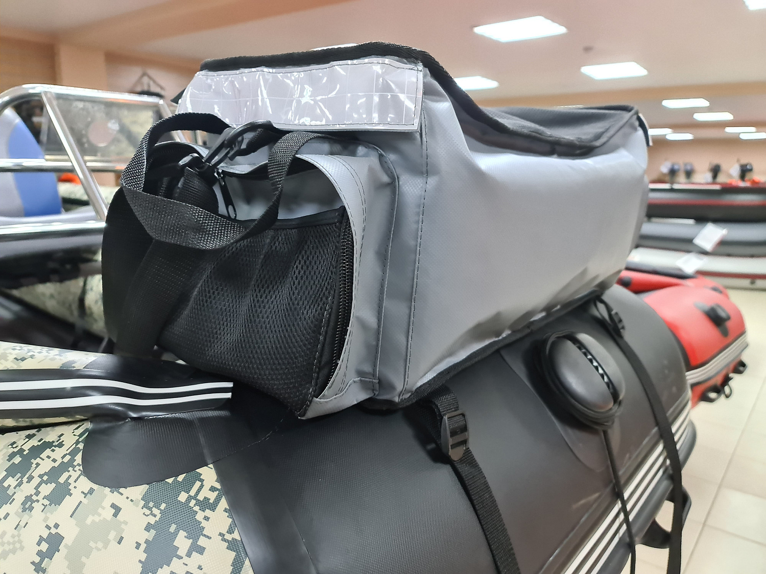 СУМКА ЛЮКС НА БАЛЛОН ДЛЯ ЛОДОК ПВХ 50Х25Х25 СМ в Боровичах