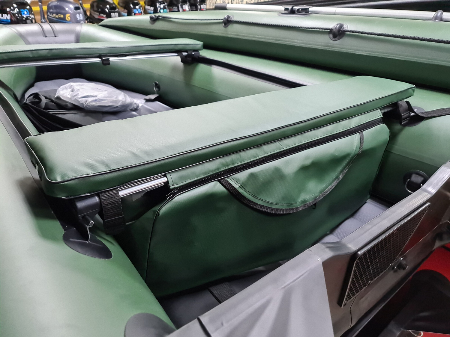 КОМПЛЕКТ МЯГКИХ НАКЛАДОК С СУМКОЙ ДЛЯ ЛОДОК 110Х20 ЗЕЛЕНЫЙ в Боровичах