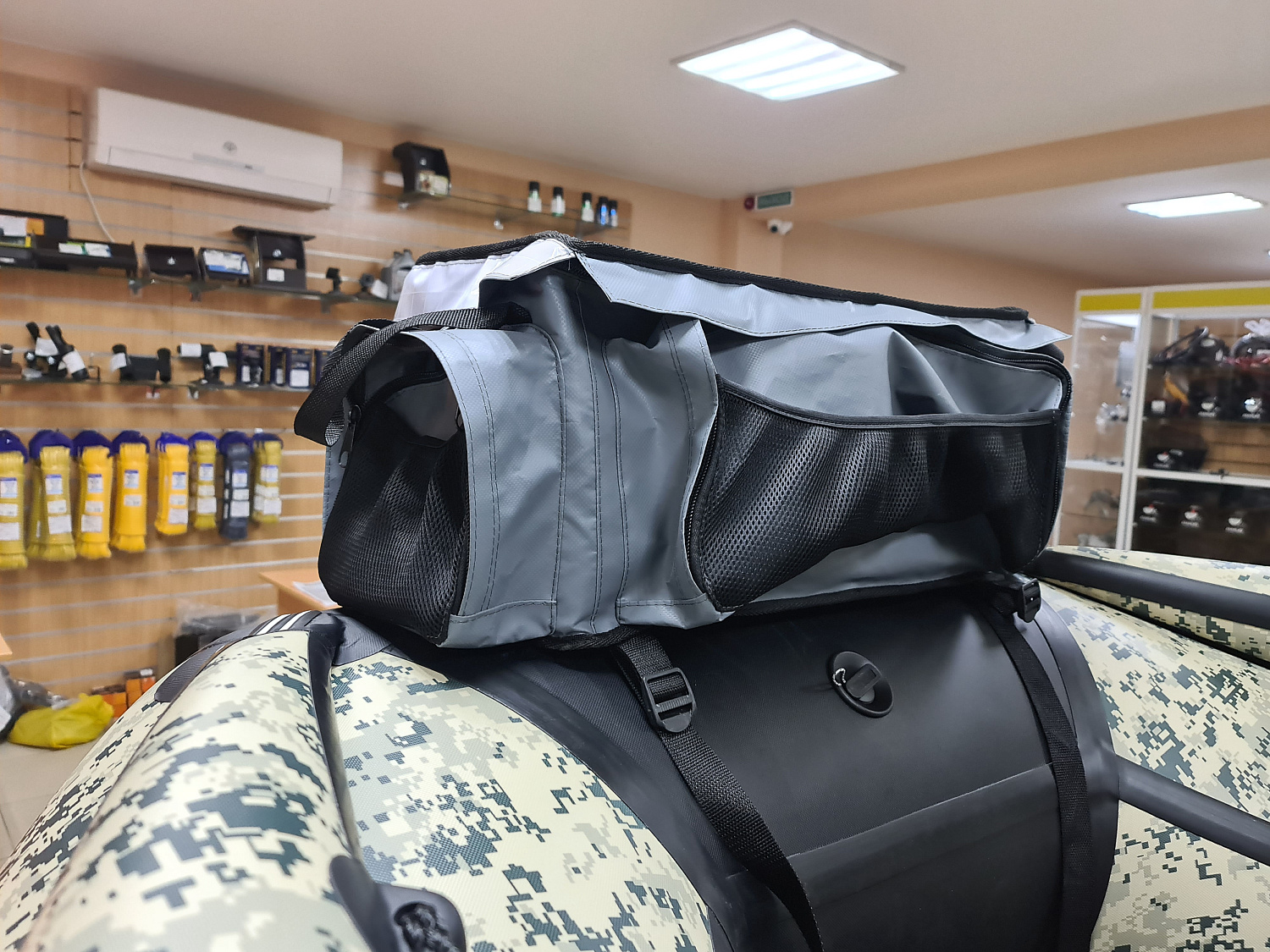 СУМКА ЛЮКС НА БАЛЛОН ДЛЯ ЛОДОК ПВХ 50Х25Х25 СМ в Боровичах